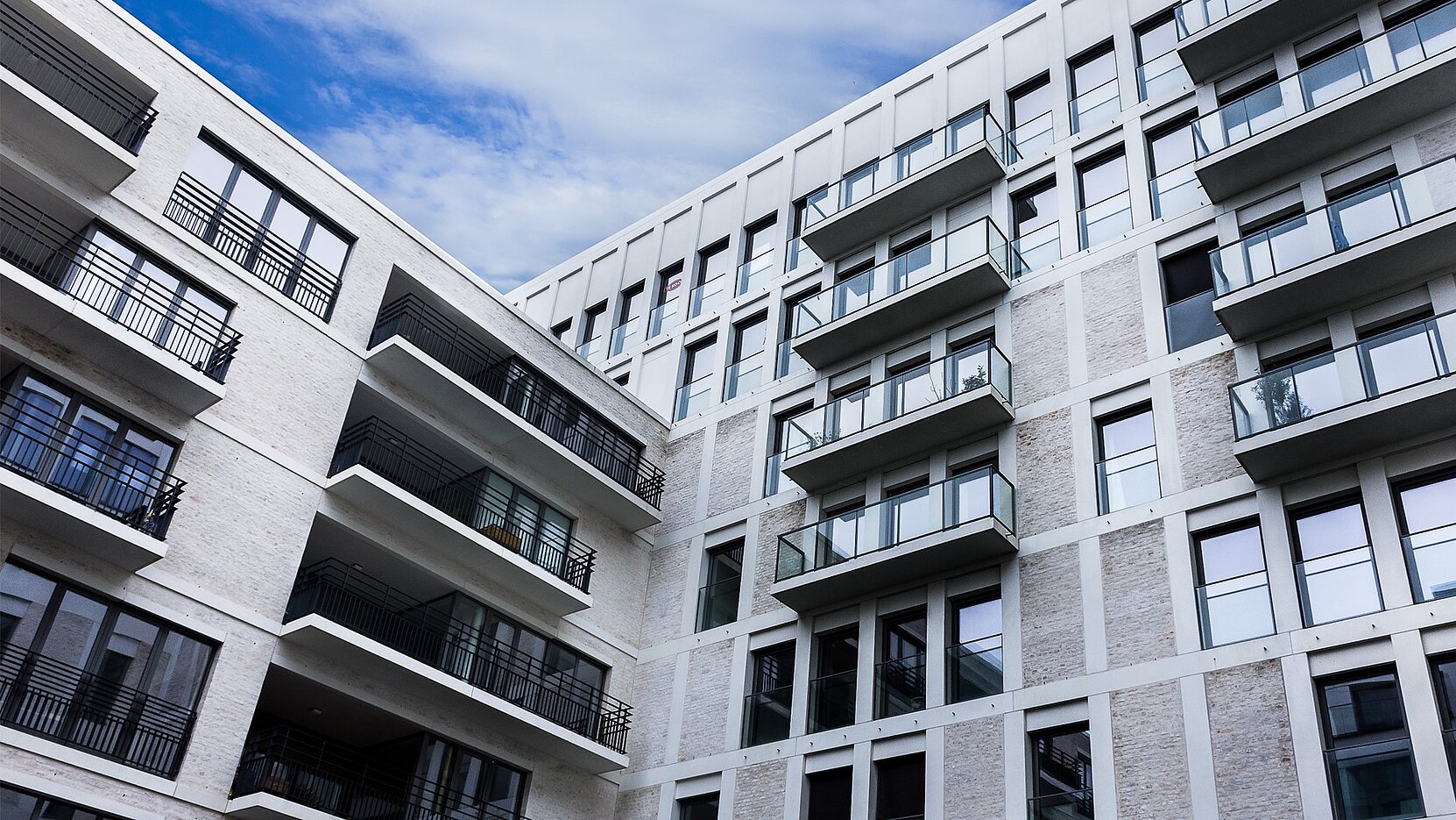Nieuwe Molens 2.jpg Nieuwe Molens - Le nouveau bâtiment adjacent avec balcons préfabriqués