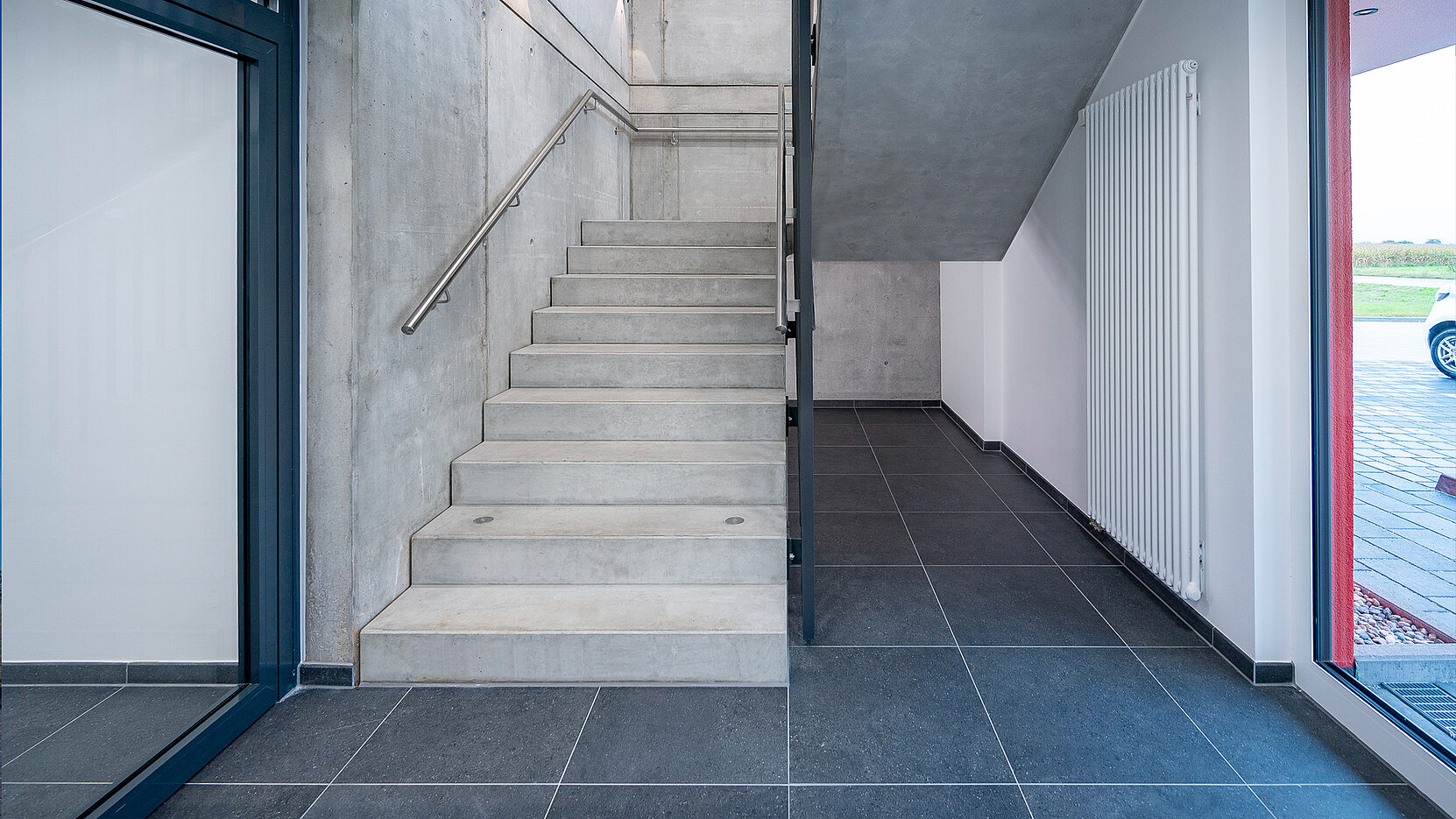 BIL_NEWS_Treppe17_16z9_FHD_21RL Kopie.jpg