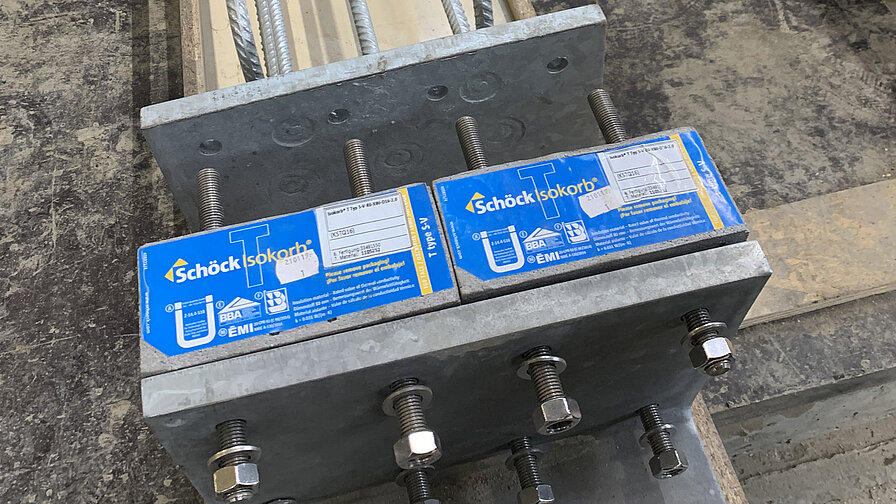 Bei der Befestigung der Balkone am Bestandsgebäude kam der Schöck Isokorb T Typ S zum Einsatz. 