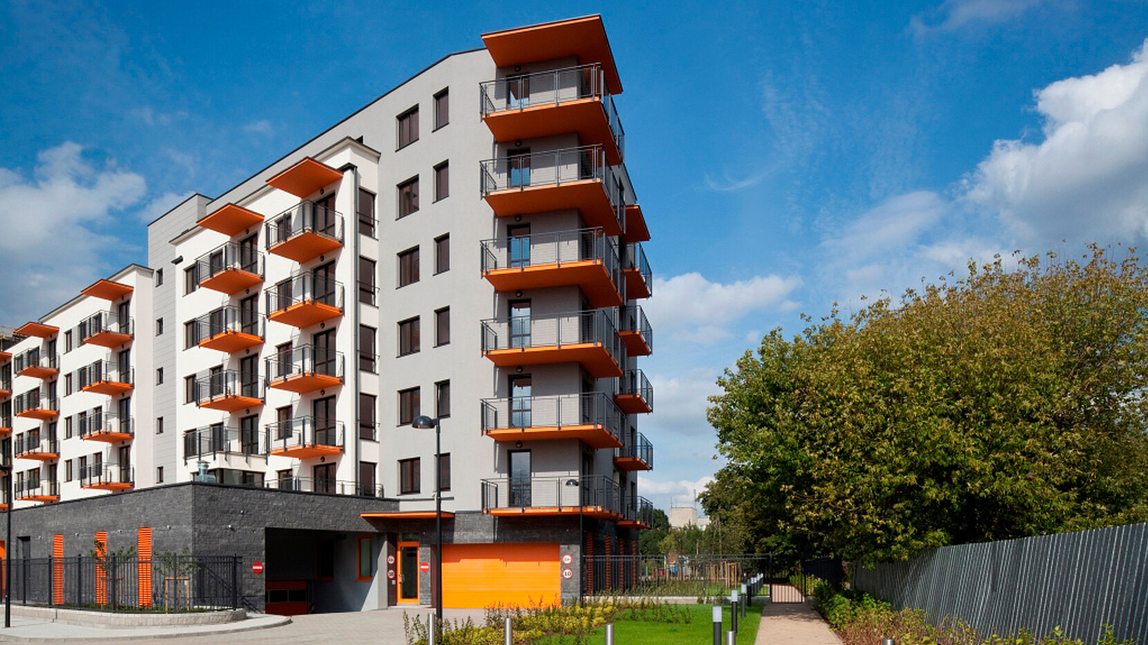 BIL_REF_PL-Warschau-Villa Arte-Bild2_16z9.jpg
