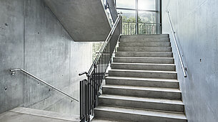 BIL_Treppenhaus_16_16z9_FHD_21RL.jpg