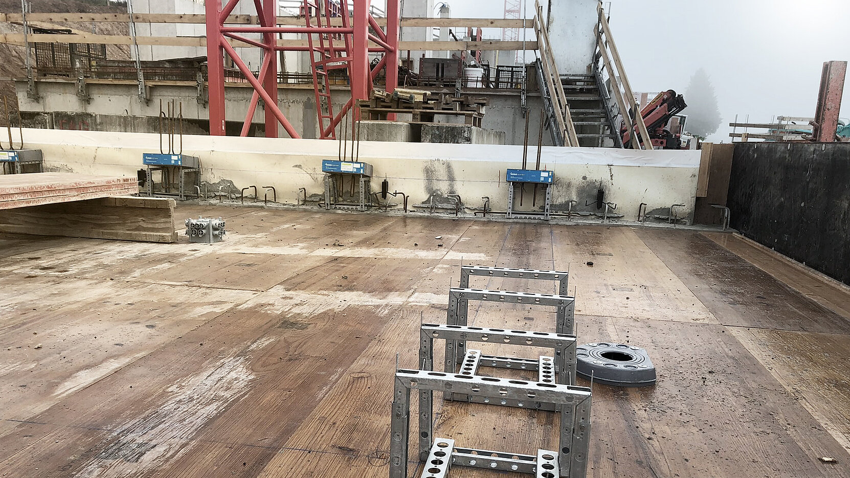 BIL_NEWS_Baustelle_16z9_FHD_21RL.jpg Einbau des Schöck Sconnex® Typ W