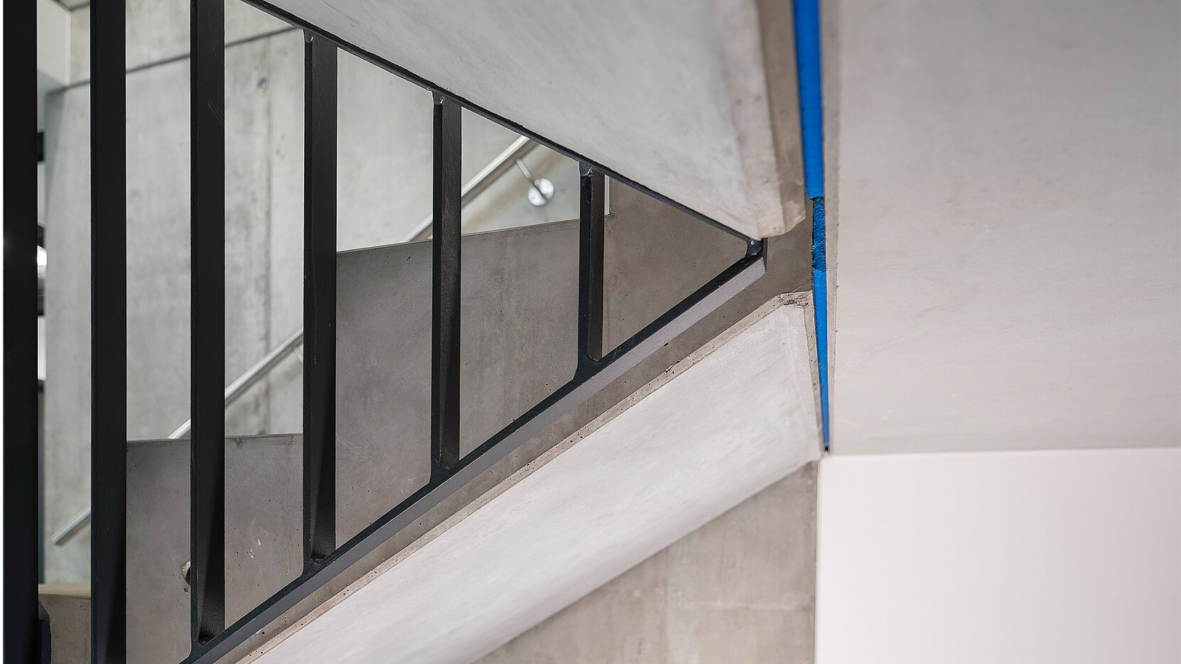BIL_NEWS_Treppe19_16z9_FHD_21RL Kopie.jpg