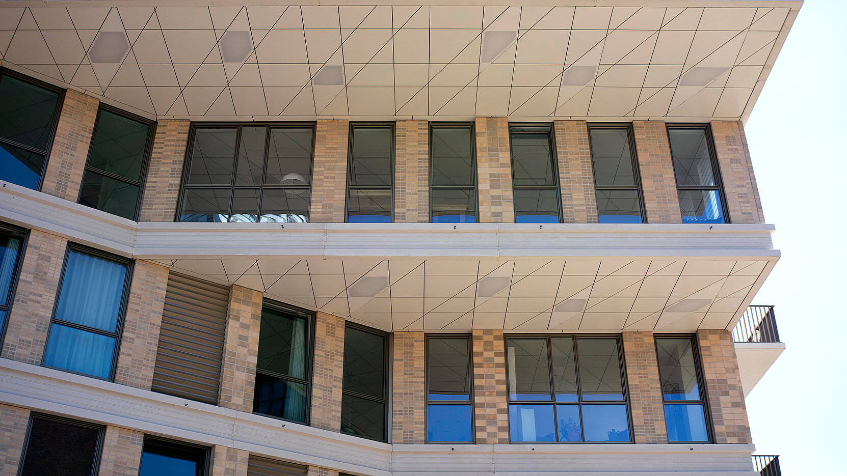 upstairs_(13)_16z9.jpg