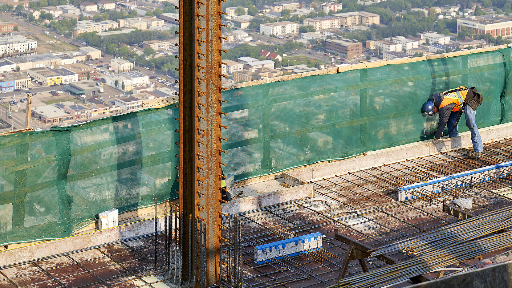 Structural thermal breaks are installed at Stantec Tower